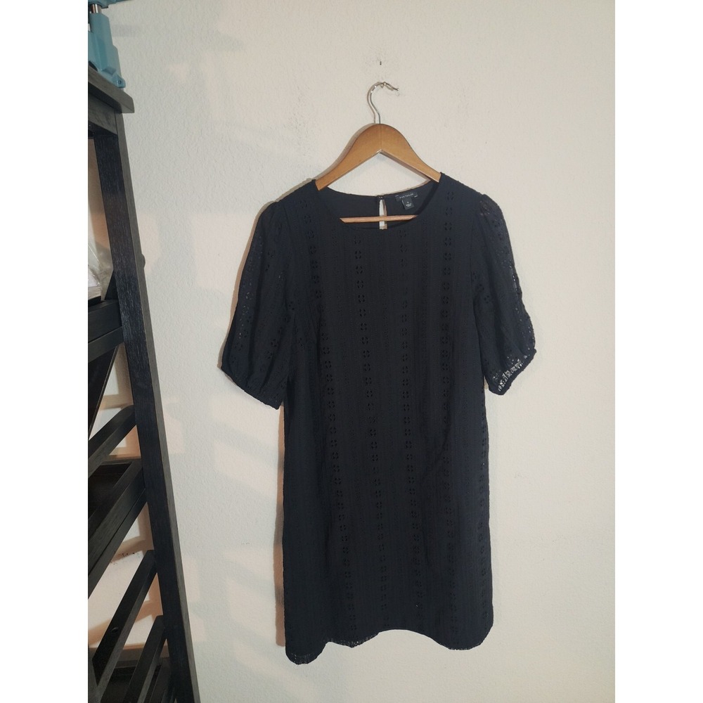 Ann Taylor Bkack Embroidered Dress Size 8. Bin 31